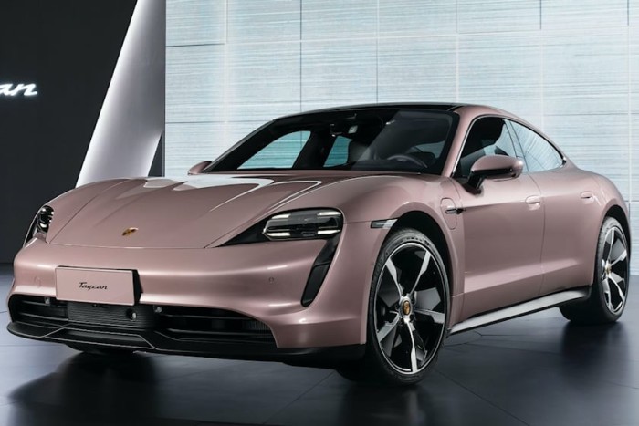 2020-2022 Porsche Taycan 4S Front Angle View